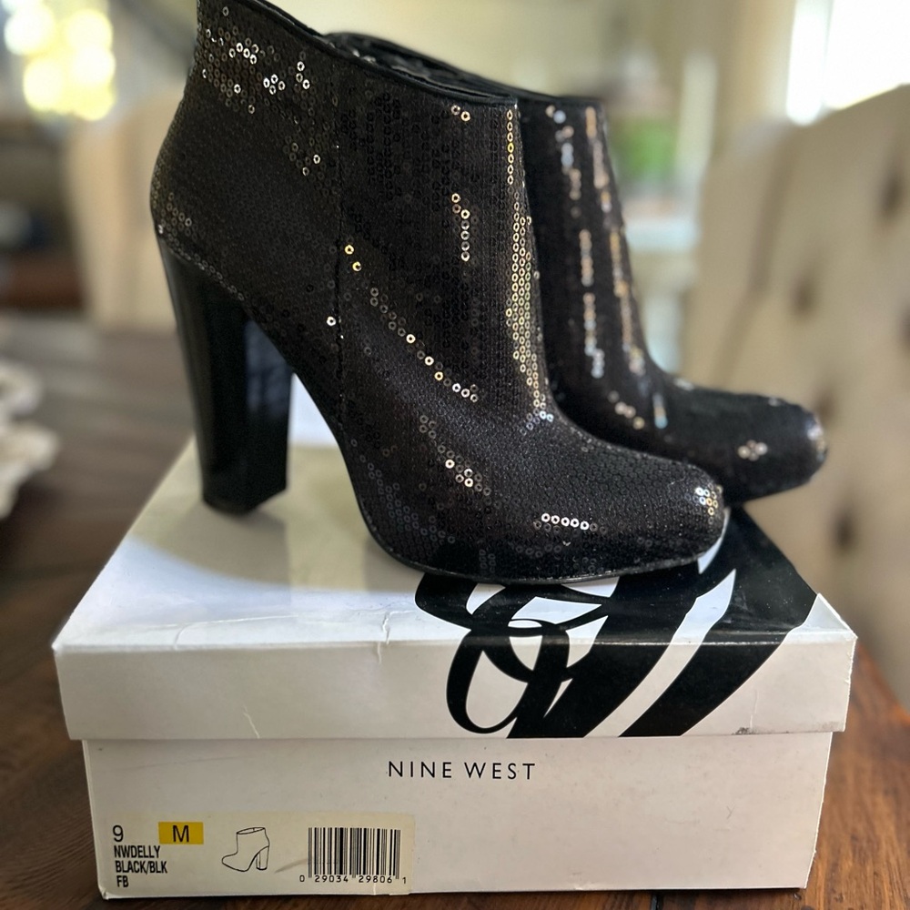 NEW NIB Nine West Delly Black Sequin Ankle Boots Booties 9